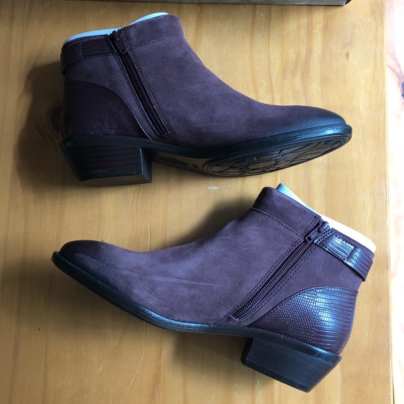 ⭐️SALE!⭐️ Sofft Vasanti Bootie - Berry Suede - Picture 5 of 8
